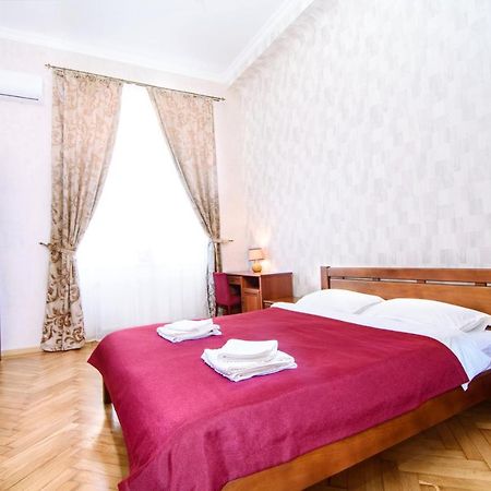 Cossacks Hostel Lviv Bagian luar foto
