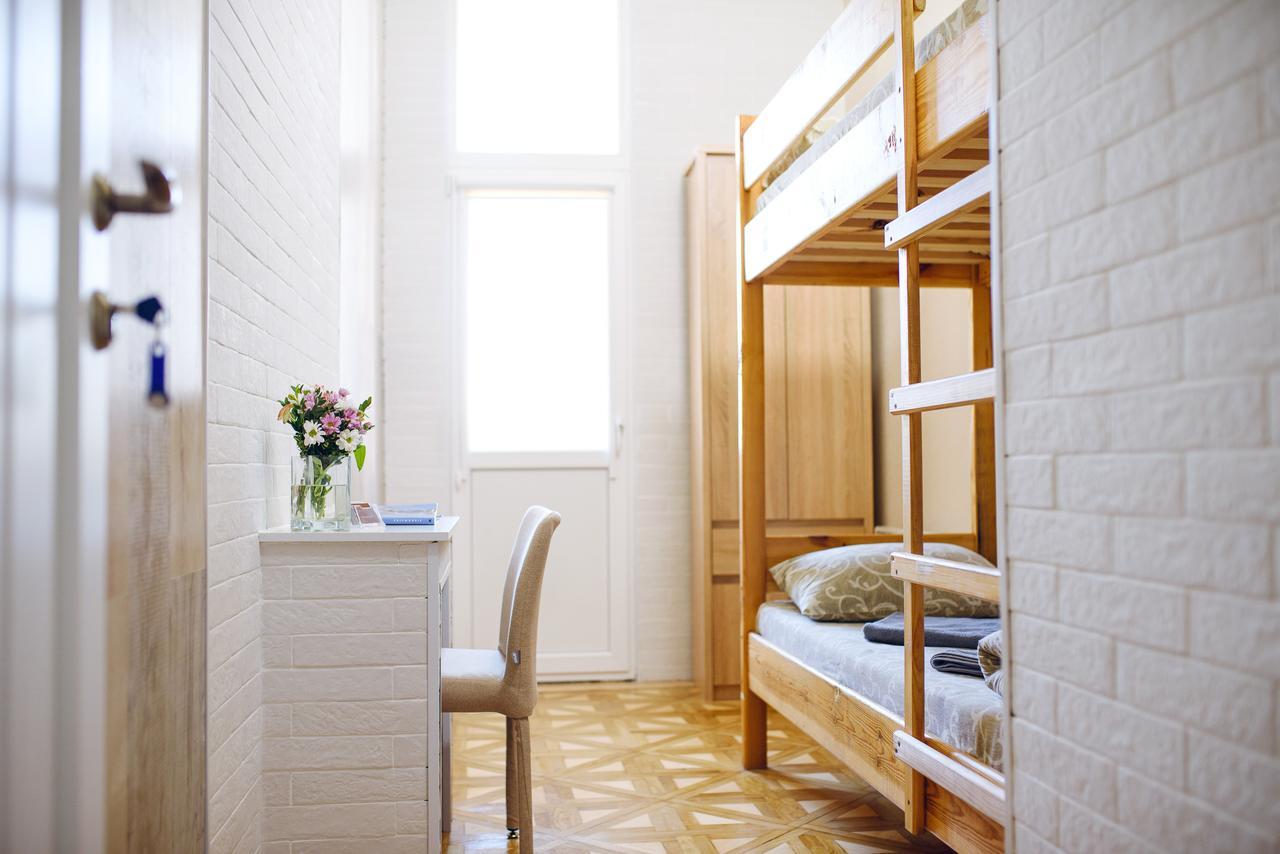 Cossacks Hostel Lviv Bagian luar foto