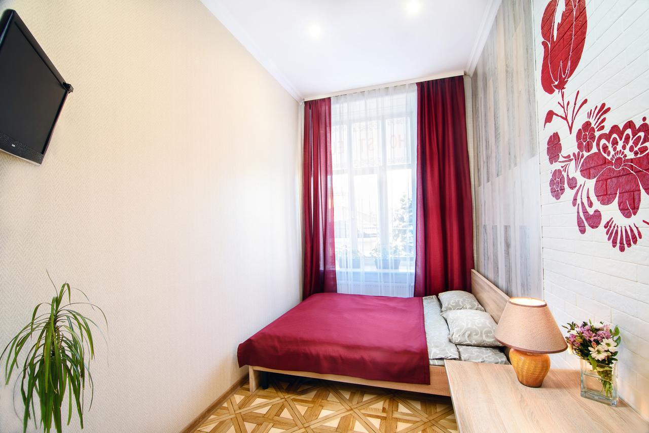 Cossacks Hostel Lviv Bagian luar foto