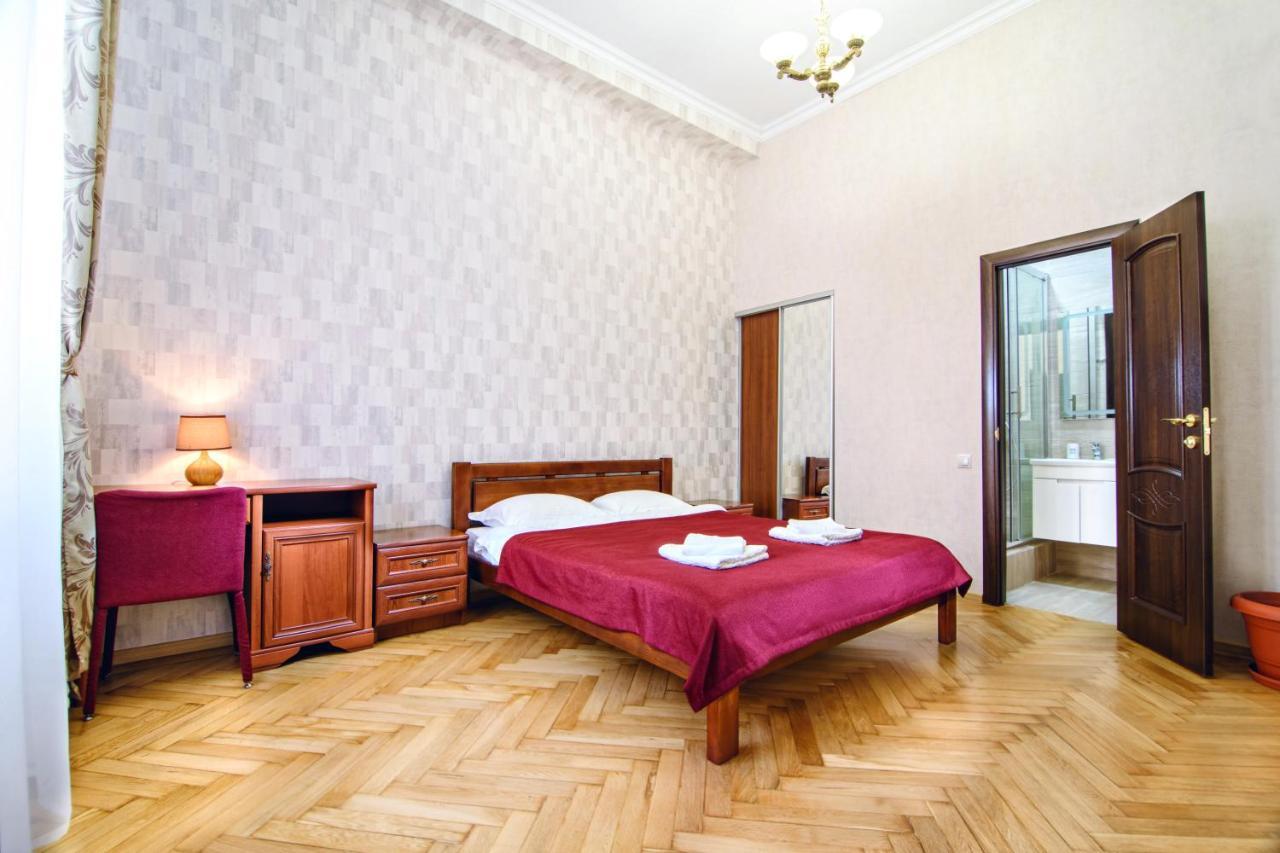 Cossacks Hostel Lviv Bagian luar foto