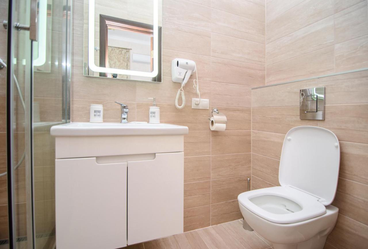 Cossacks Hostel Lviv Bagian luar foto