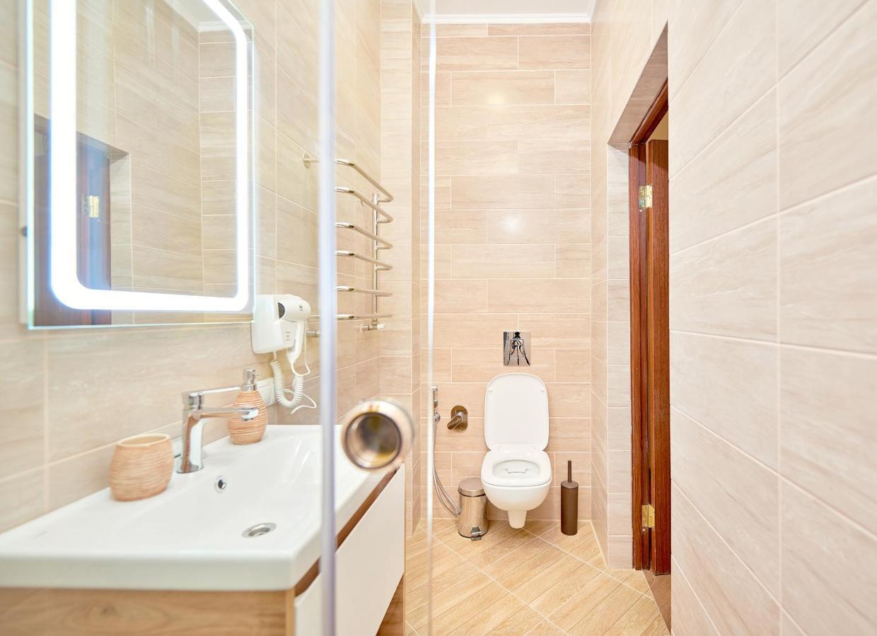 Cossacks Hostel Lviv Bagian luar foto